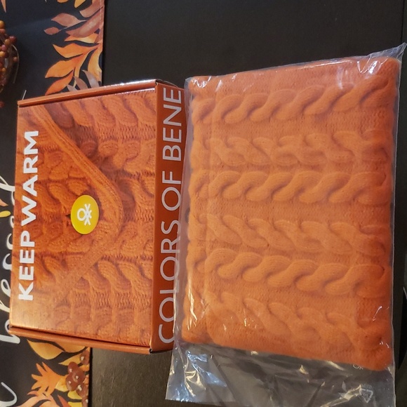 NWT Benetton iPad cable knitted case - Picture 2 of 2